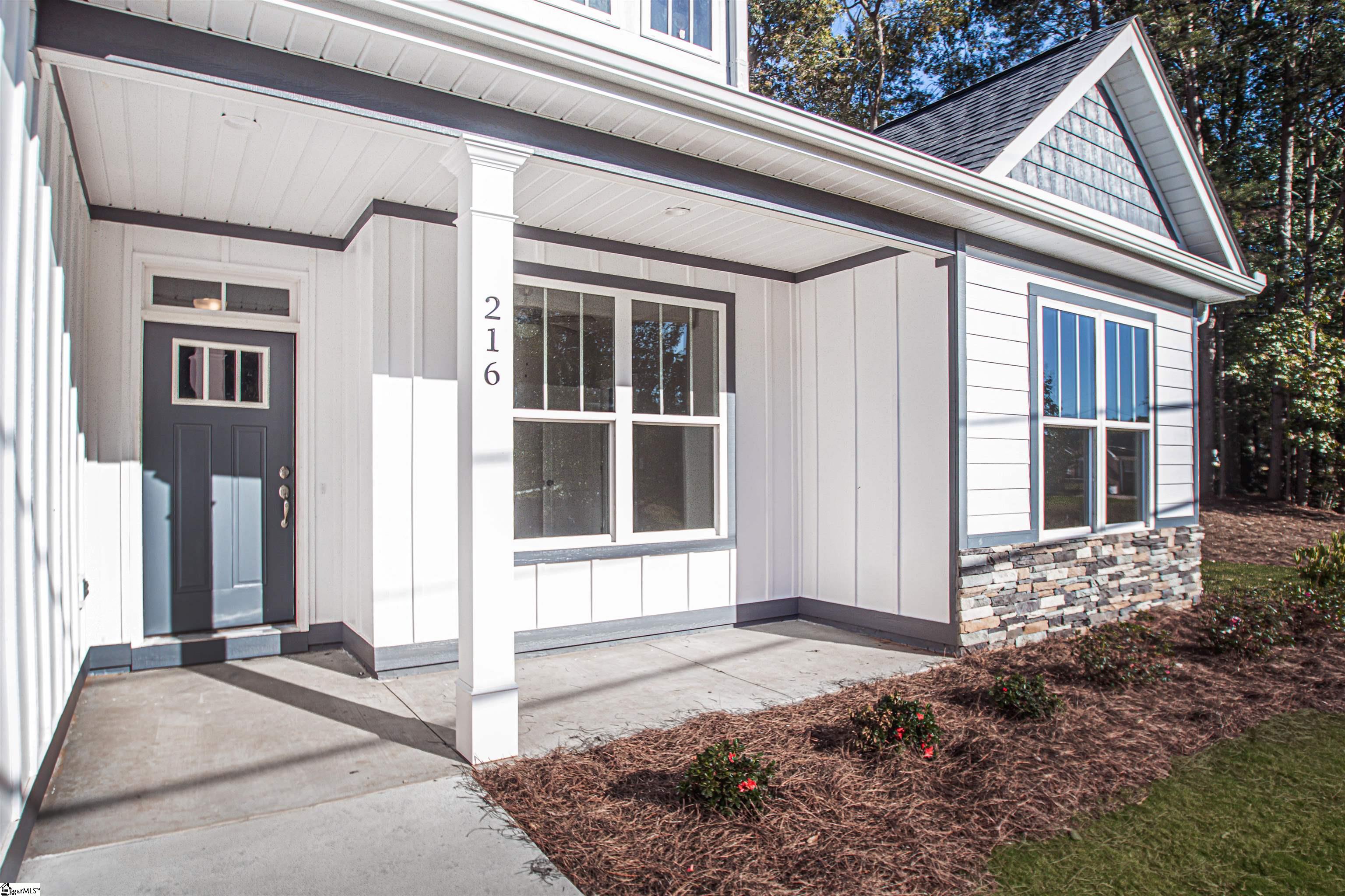 216 Plantation Road Greenville, SC 29605 - Photo 2 of 35 Gallery Image 2