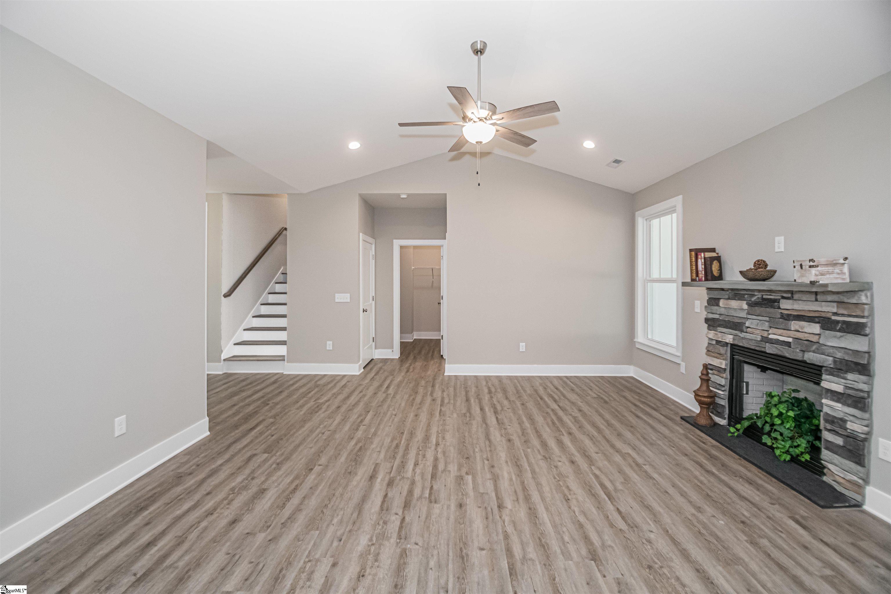 216 Plantation Road Greenville, SC 29605 - Photo 14 of 35 Gallery Image 14