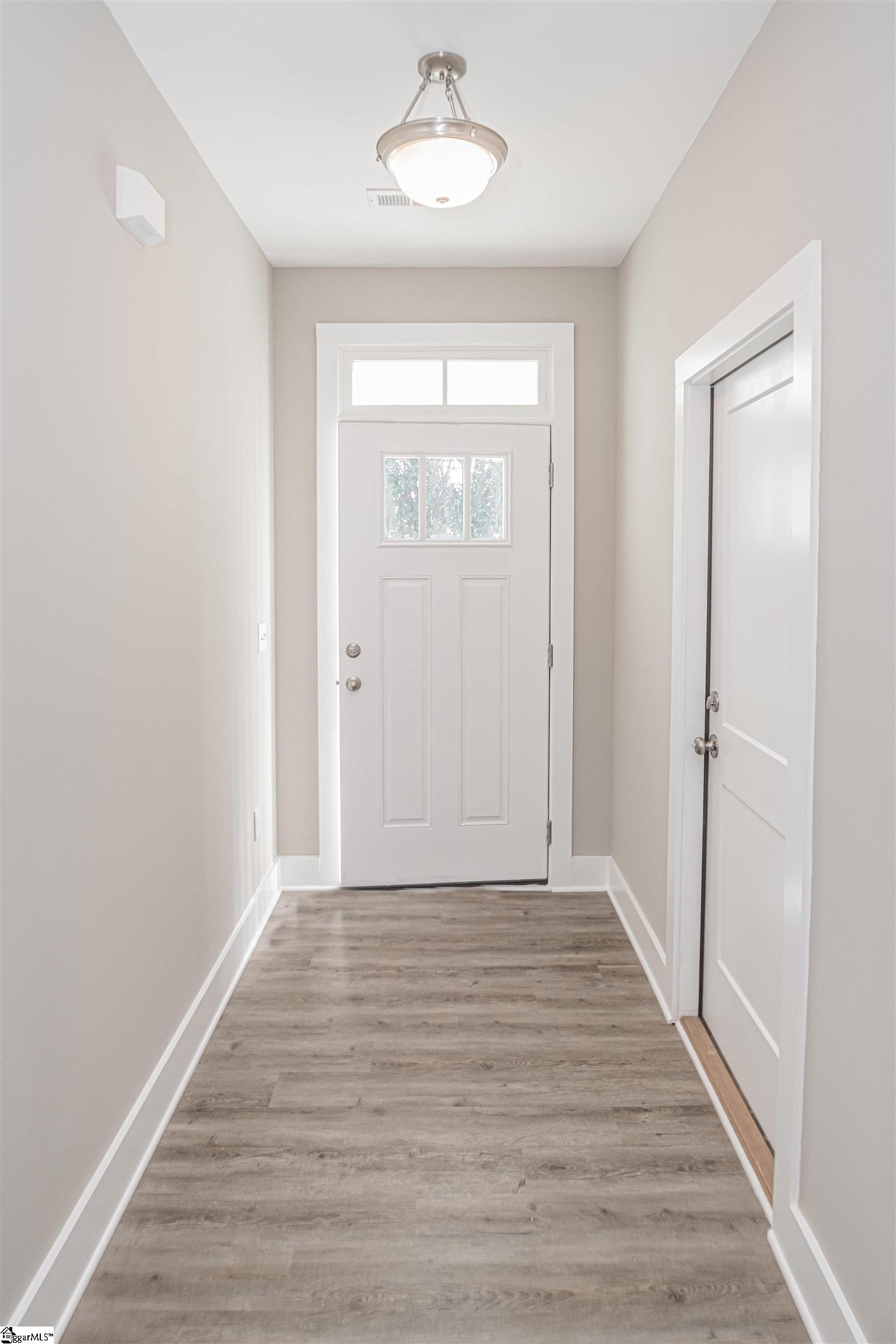 216 Plantation Road Greenville, SC 29605 - Photo 6 of 35 Gallery Image 6