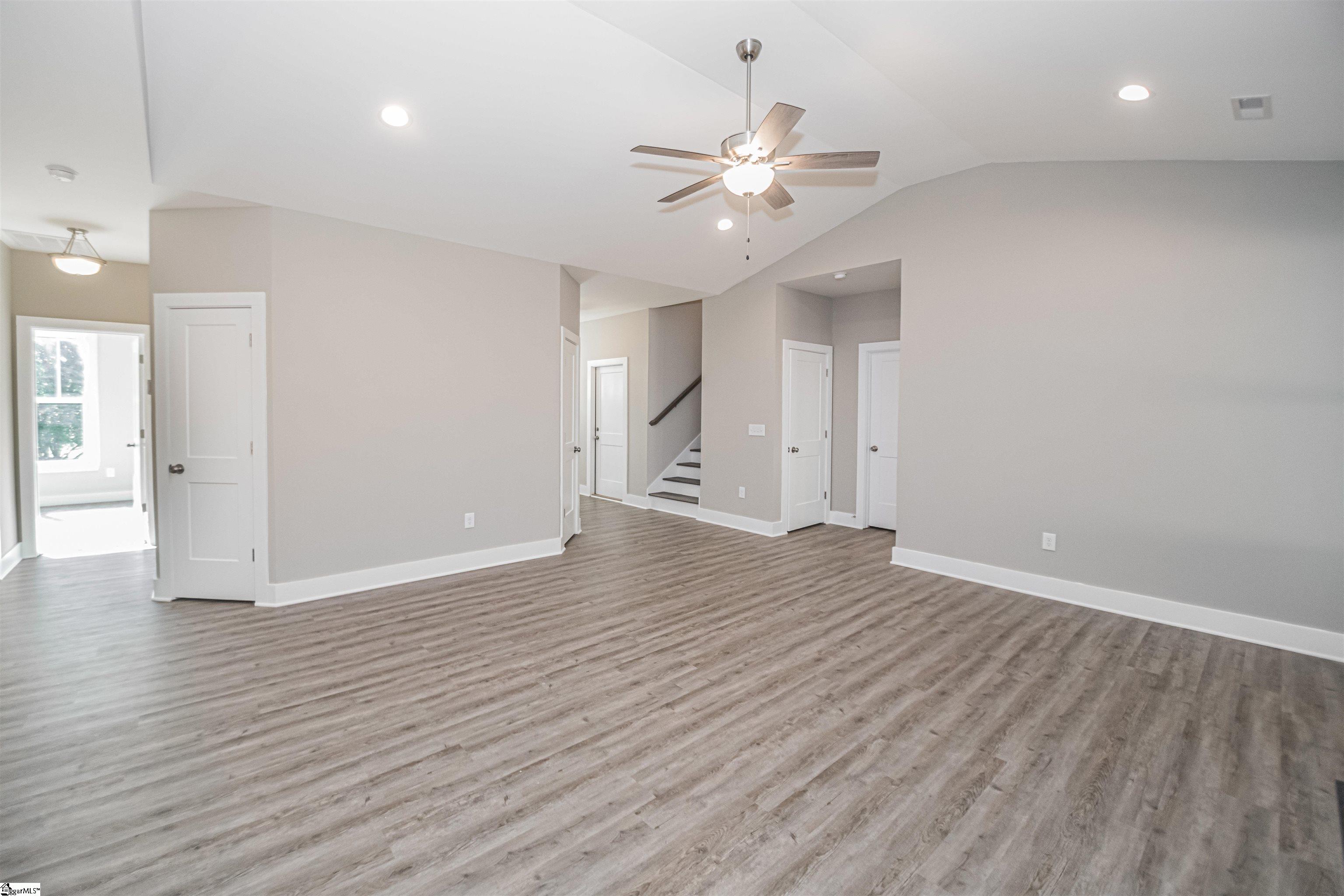 216 Plantation Road Greenville, SC 29605 - Photo 7 of 35 Gallery Image 7