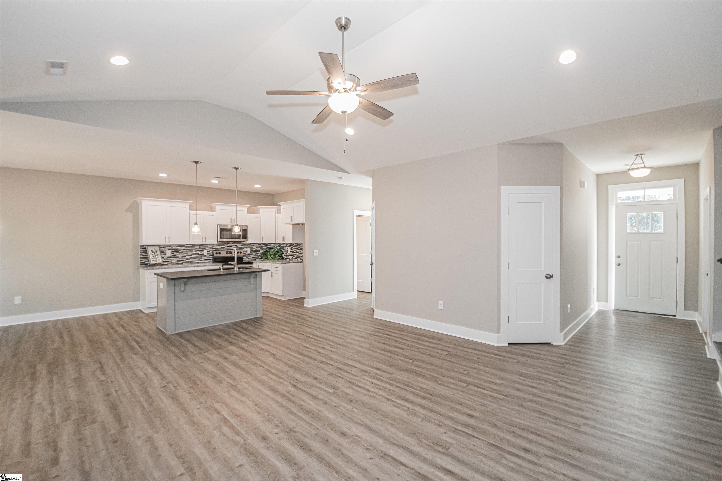 216 Plantation Road Greenville, SC 29605 - Photo 8 of 35 Gallery Image 8