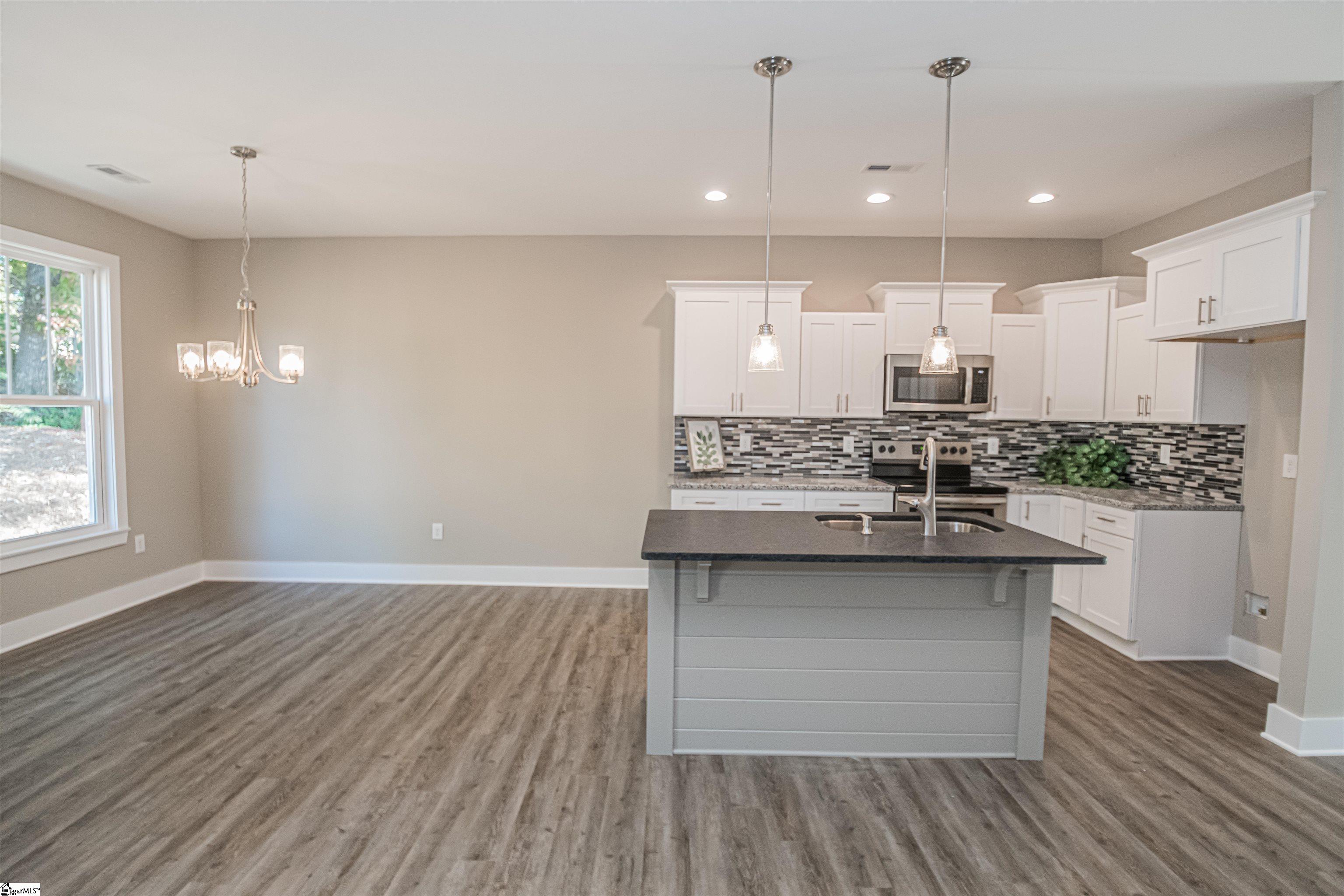 216 Plantation Road Greenville, SC 29605 - Photo 10 of 35 Gallery Image 10