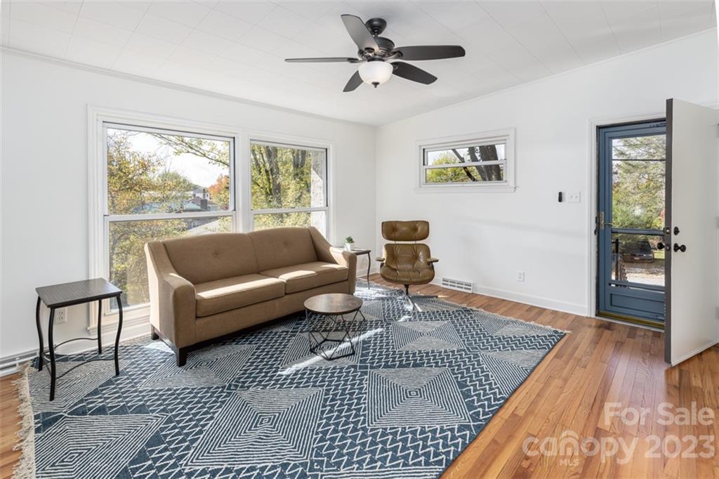70 Longview Road Asheville, NC 28806 - Photo 3 of 35 Gallery Image 3