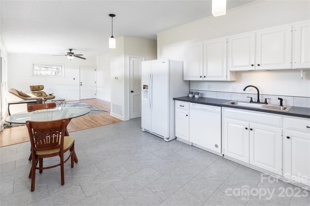 70 Longview Road Asheville, NC 28806 - Photo 5 of 35 Gallery Image 5
