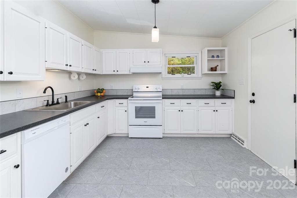 70 Longview Road Asheville, NC 28806 - Photo 6 of 35 Gallery Image 6