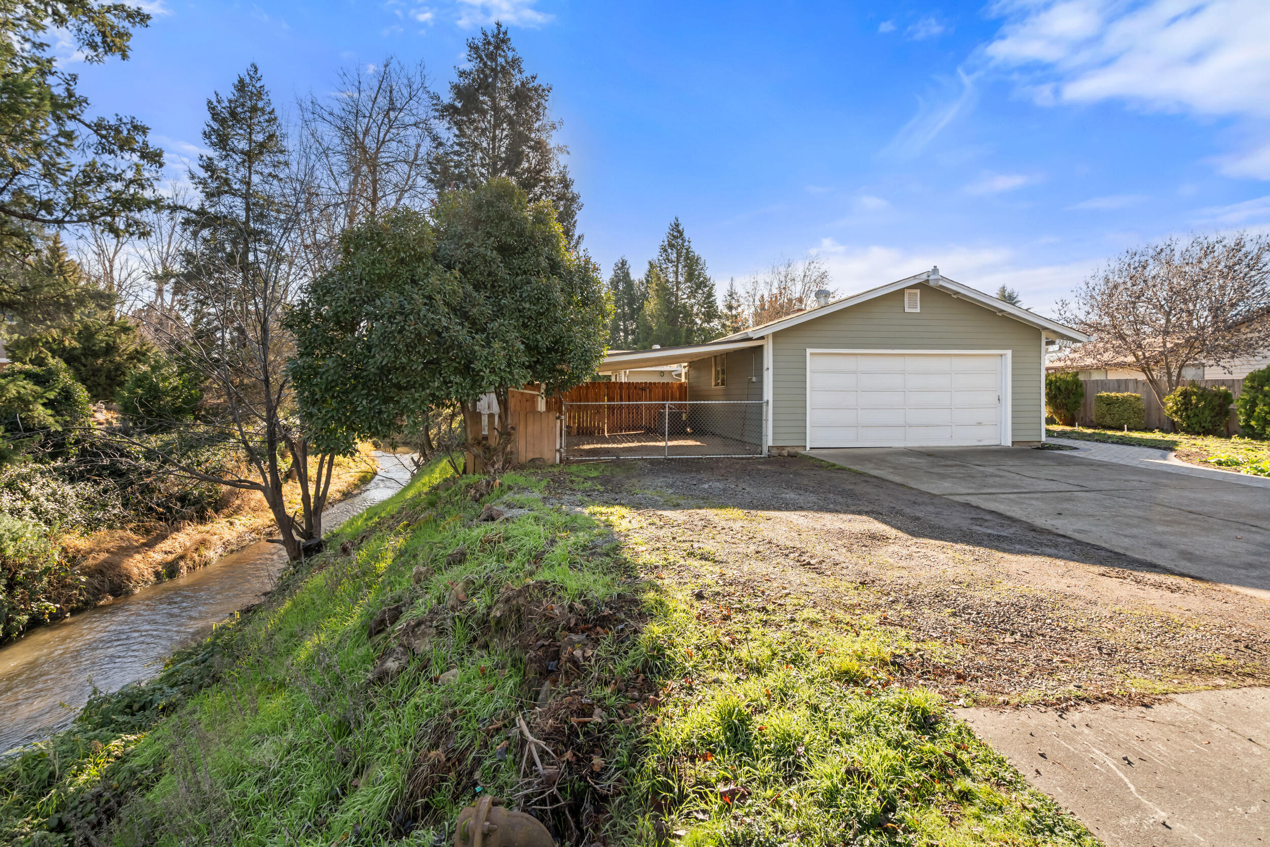 2021 Taylor Road Central Point, OR 97502 - Photo 27 of 27 27_2021-taylor-rd (jenna barnes)-26