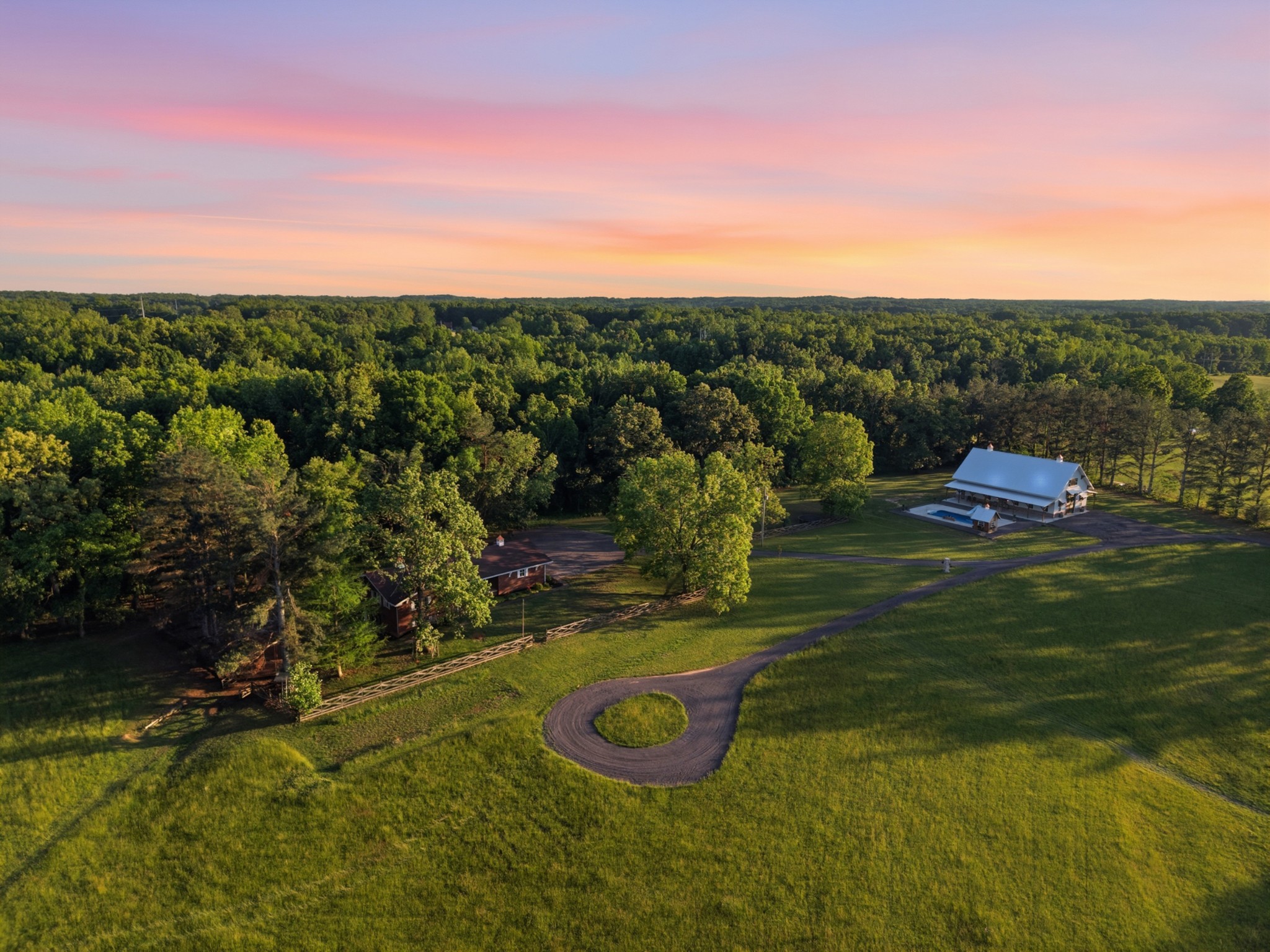 450 Paul Thompson Road Bethpage, TN 37022 - Photo 3 of 48