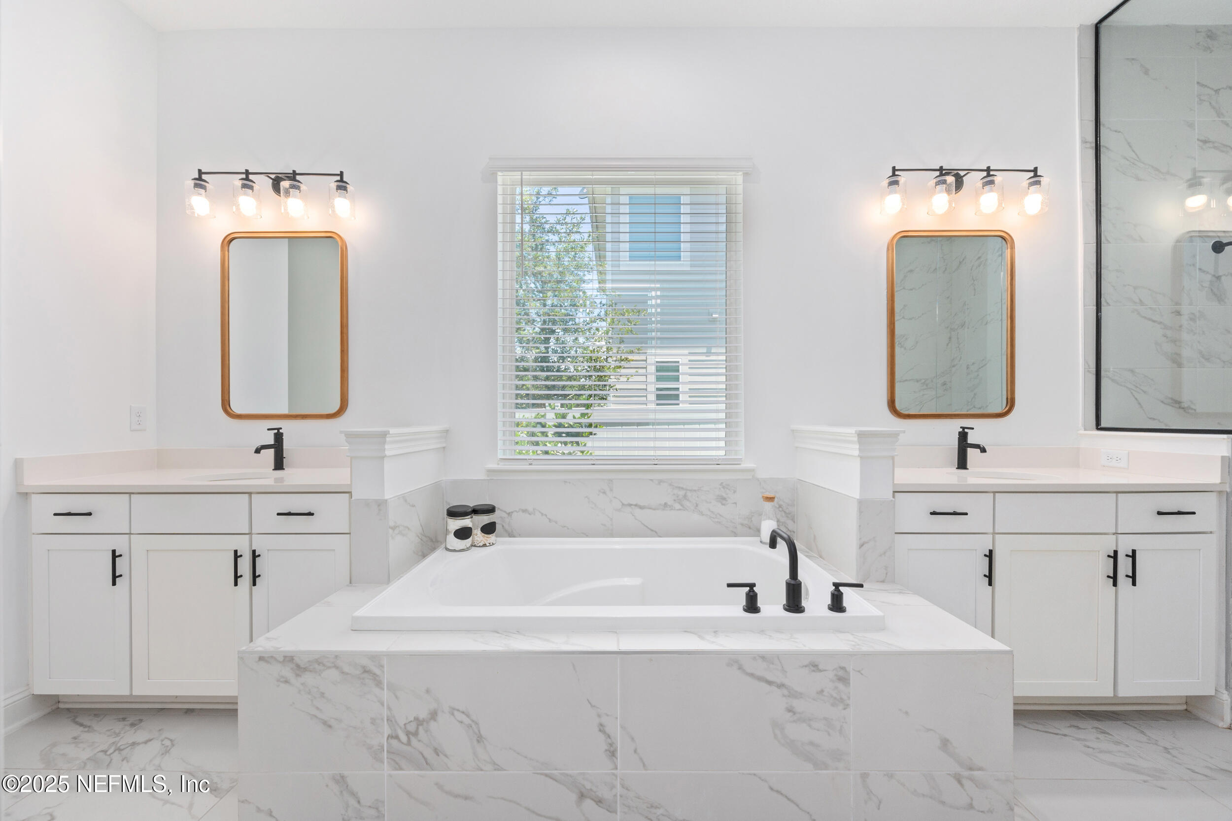 379 Footbridge Road St. Johns, FL 32259 - Photo 30 of 66 Gorgeous Garden Tub