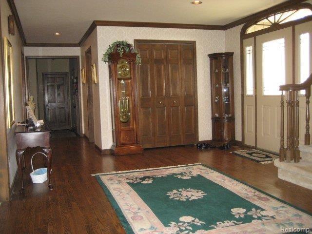 3334 Summit Ridge Drive Rochester, MI 48306 - Photo 6 of 25 Grande Entrance Foyer