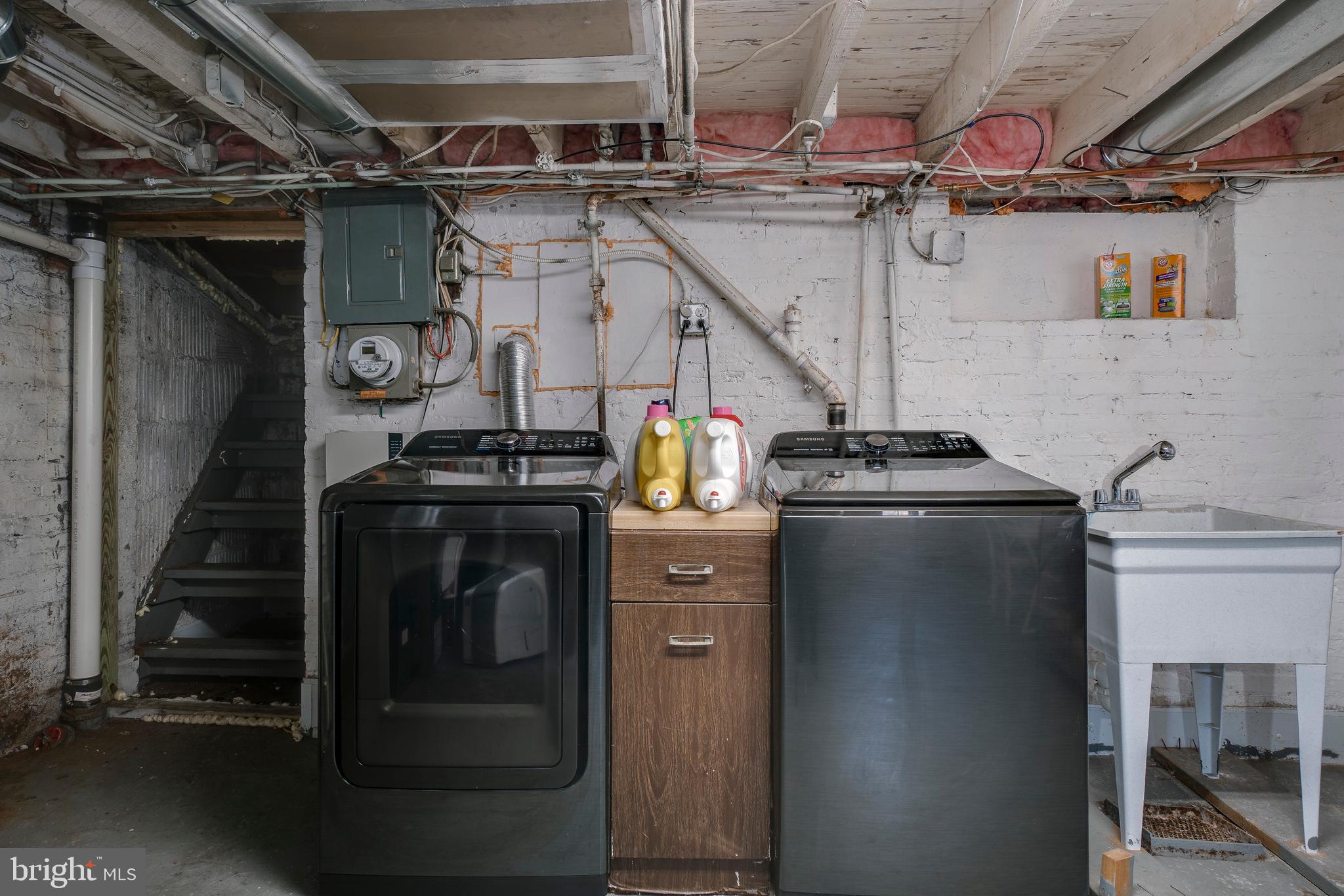 22 Eastship Road Baltimore, MD 21222 - Photo 18 of 28 Washer, Dryer & Utility Sink
