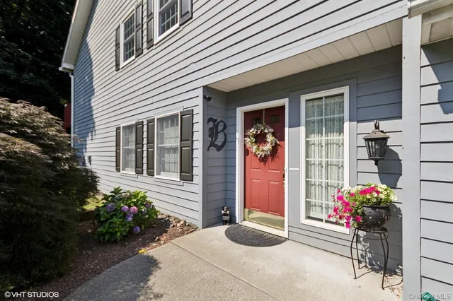 $460,000 | 13 Lamplight Street, Beacon, NY 12508