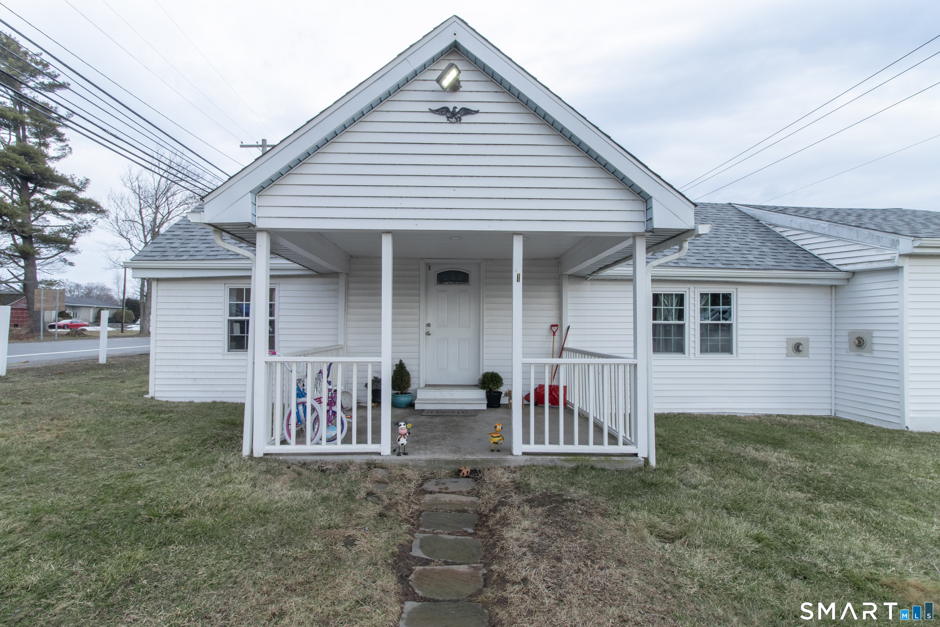 296 East Main Street Clinton, CT 06413 - Photo 2 of 32