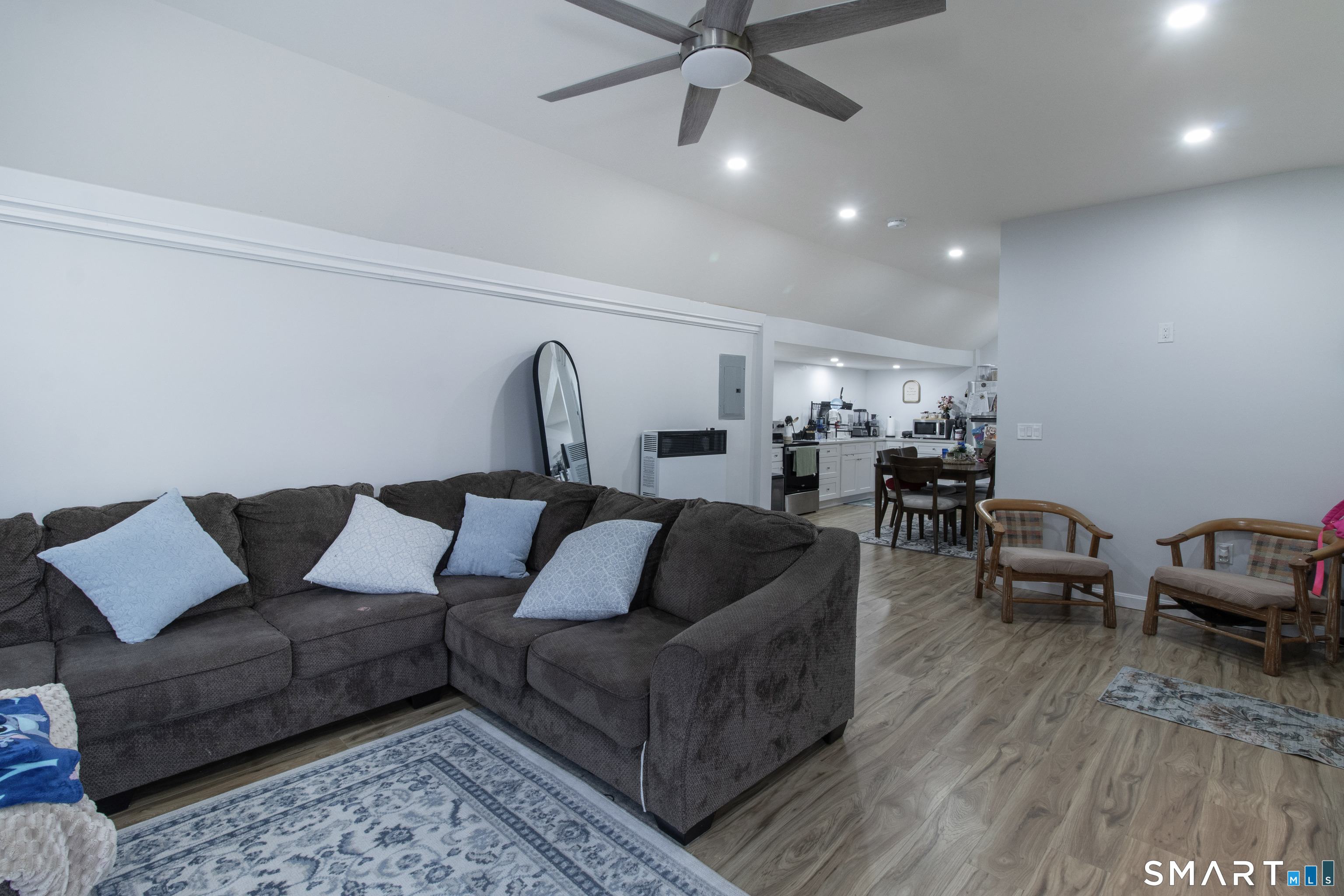 296 East Main Street Clinton, CT 06413 - Photo 5 of 32