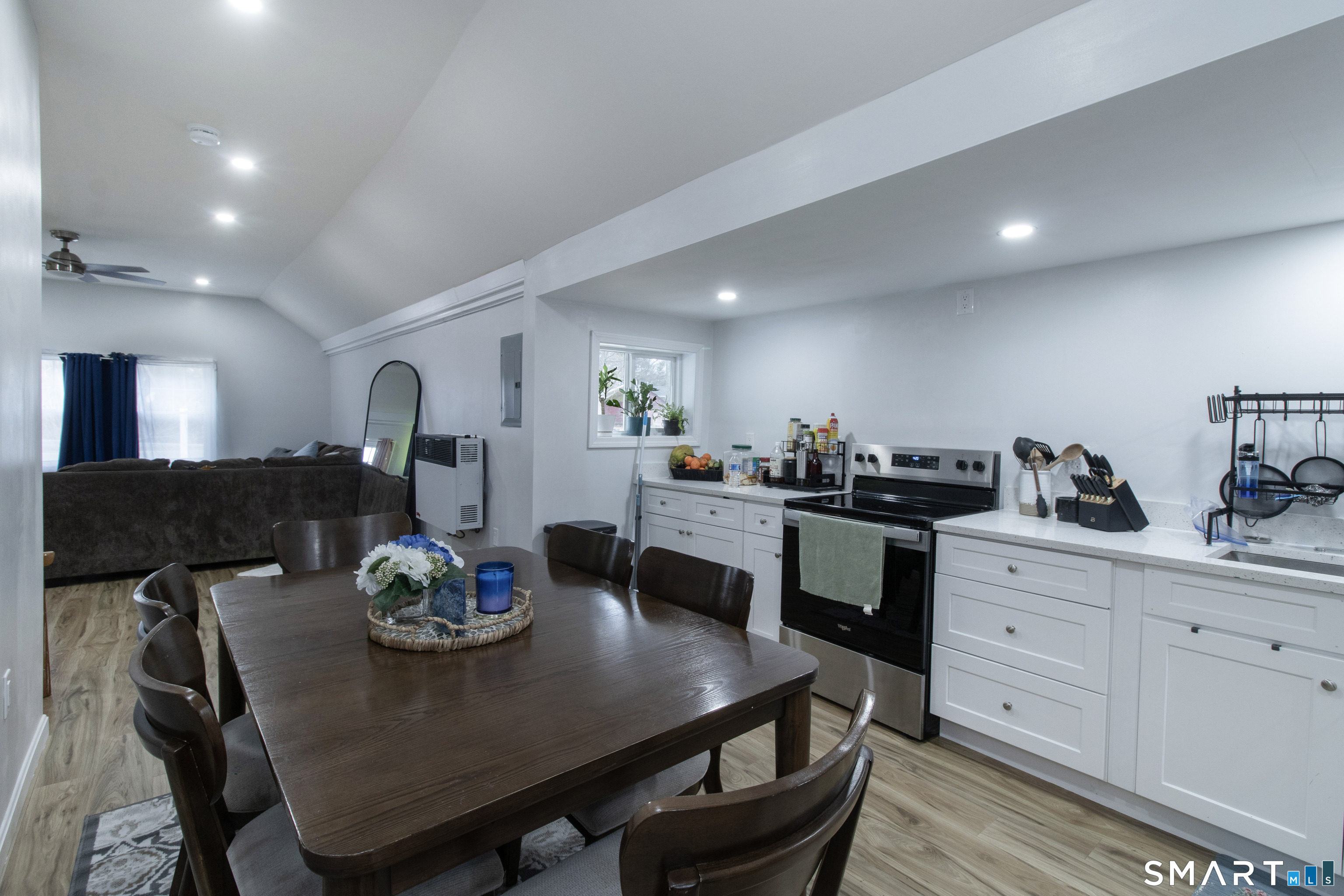 296 East Main Street Clinton, CT 06413 - Photo 10 of 32