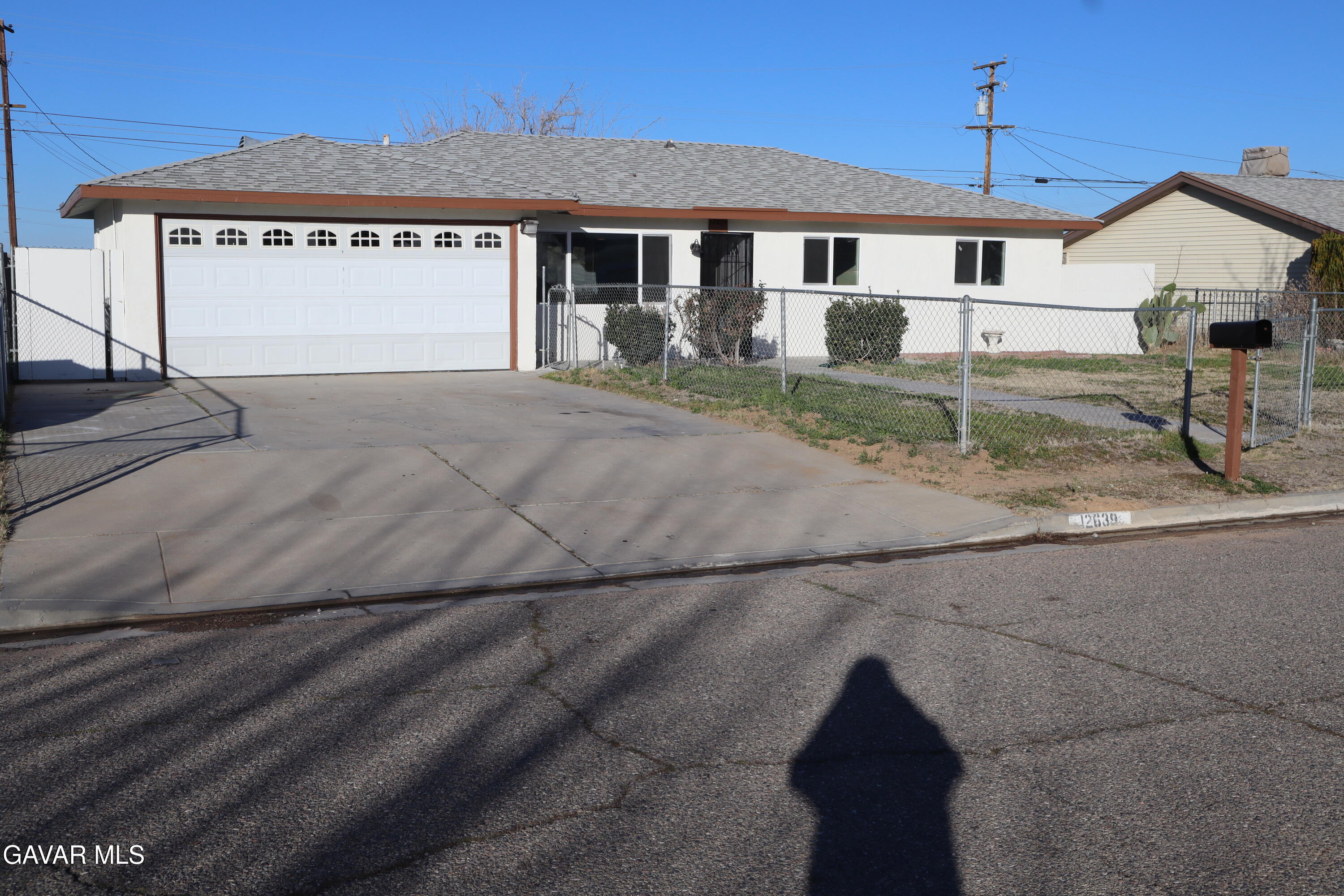 12639 Daisy Street Boron, CA 93516 - Photo 2 of 22 IMG_2595