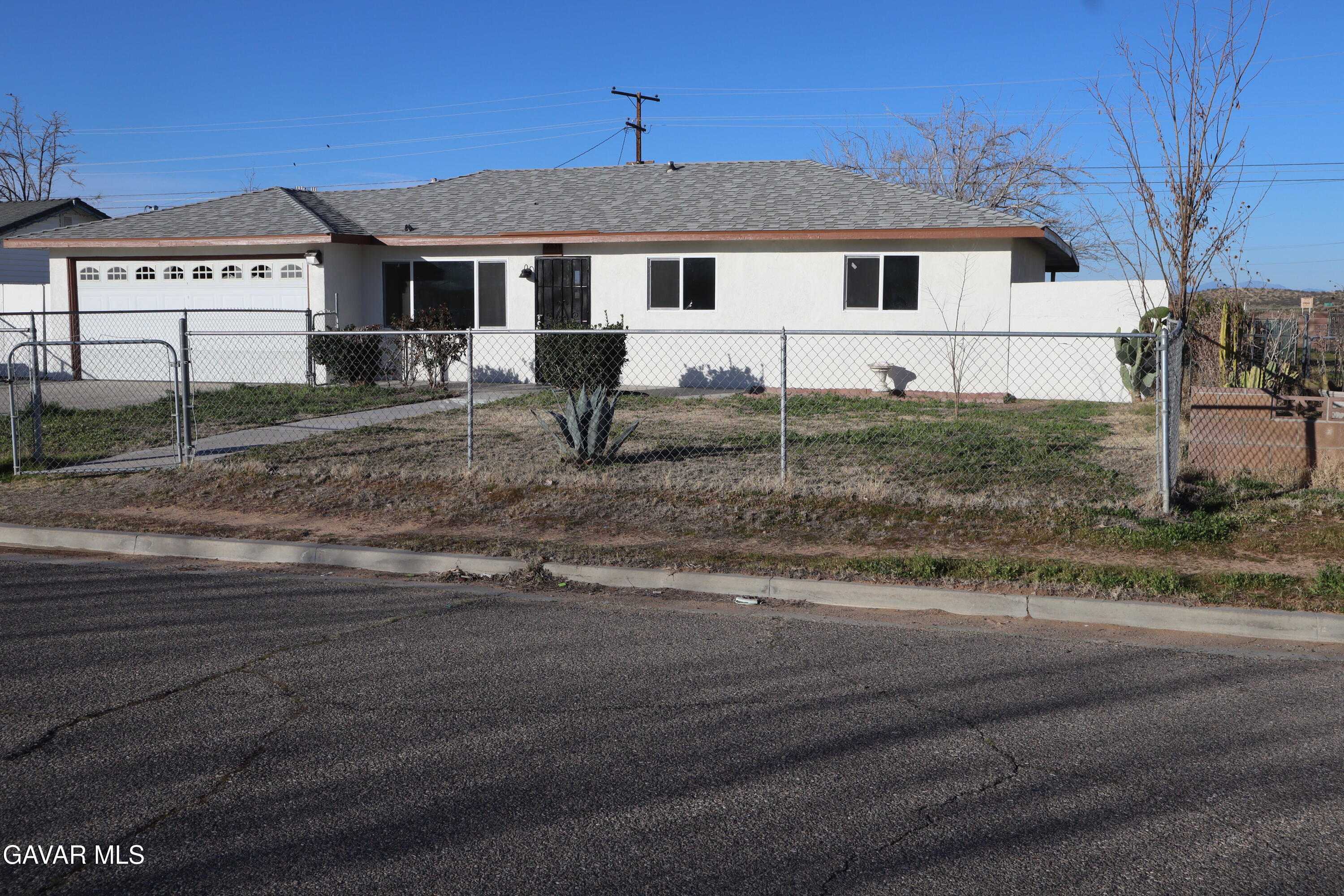 12639 Daisy Street Boron, CA 93516 - Photo 3 of 22 IMG_2596