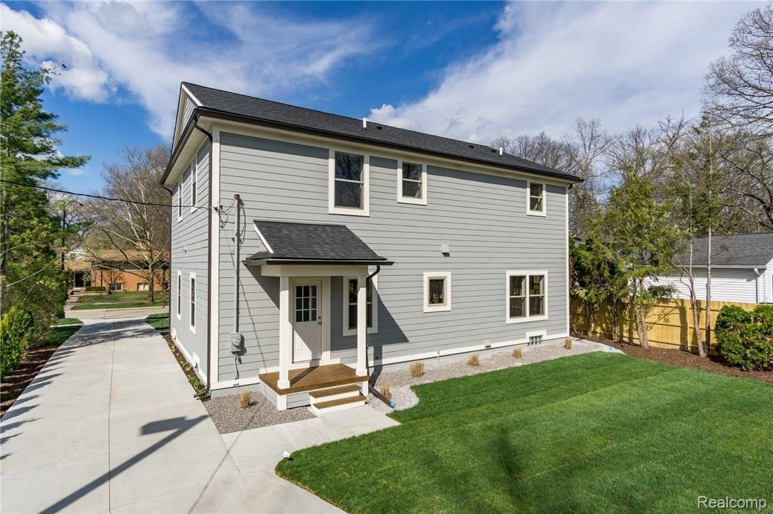 339 Lothrop Road Grosse Pointe, MI 48236 - Photo 30 of 31 339-Lothrop-Rd-30.jpg