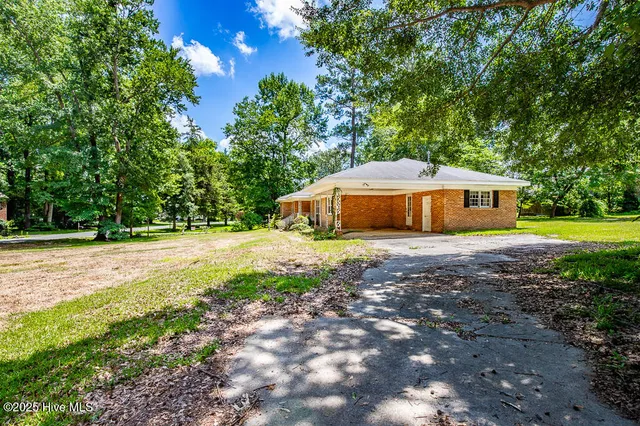 $225,000 | 2301 Stallings Drive, Kinston, NC 28504