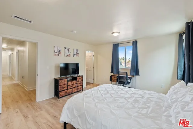 $5,200 | 5912 South Flower Street, Los Angeles, CA 90003