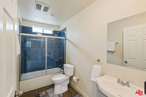 $4,600 | 5912 South Flower Street, Los Angeles, CA 90003