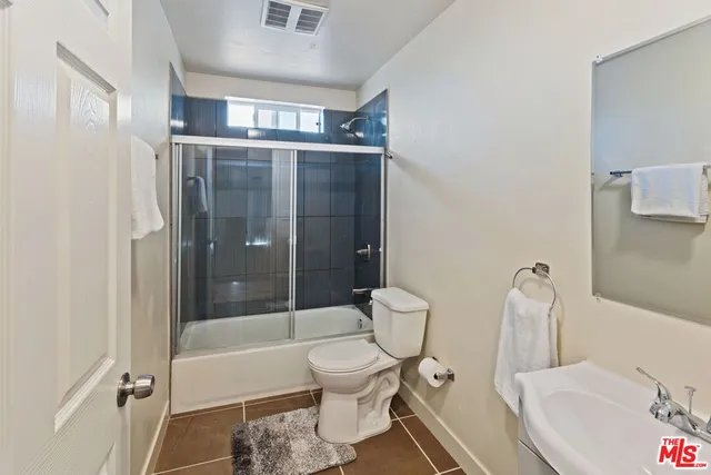 $5,200 | 5912 South Flower Street, Los Angeles, CA 90003