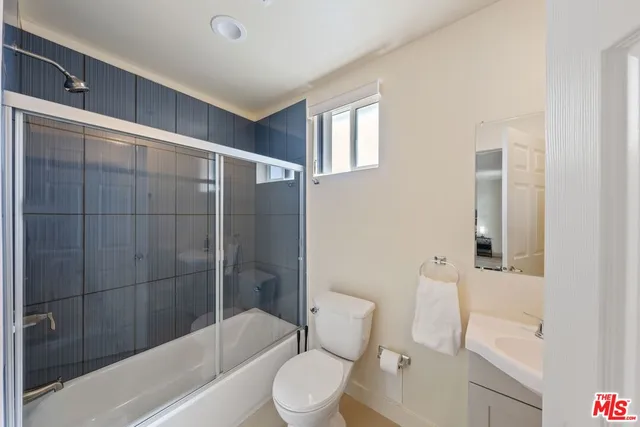 $5,200 | 5912 South Flower Street, Los Angeles, CA 90003