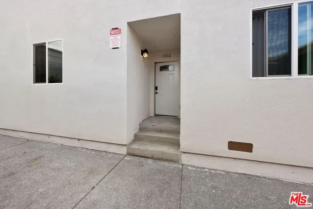 $5,200 | 5912 South Flower Street, Los Angeles, CA 90003