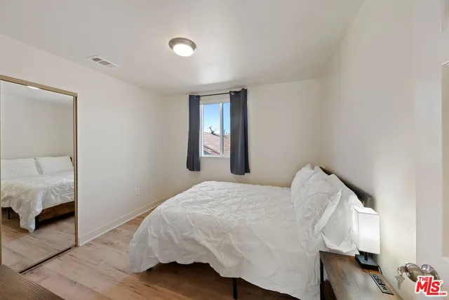 $5,200 | 5912 South Flower Street, Los Angeles, CA 90003