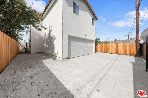 $4,600 | 5912 South Flower Street, Los Angeles, CA 90003