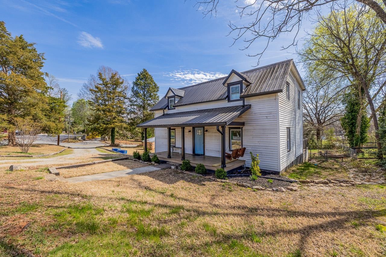 314 Depot Street Campobello, SC 29322 - Photo 5 of 42