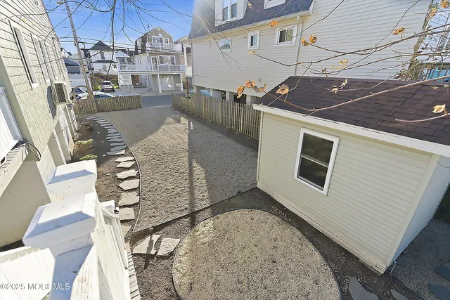 a view of a livingroom with furniture