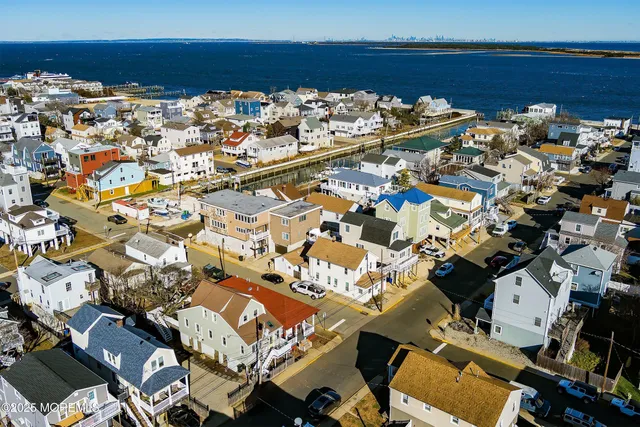 a view of a sign board with a park