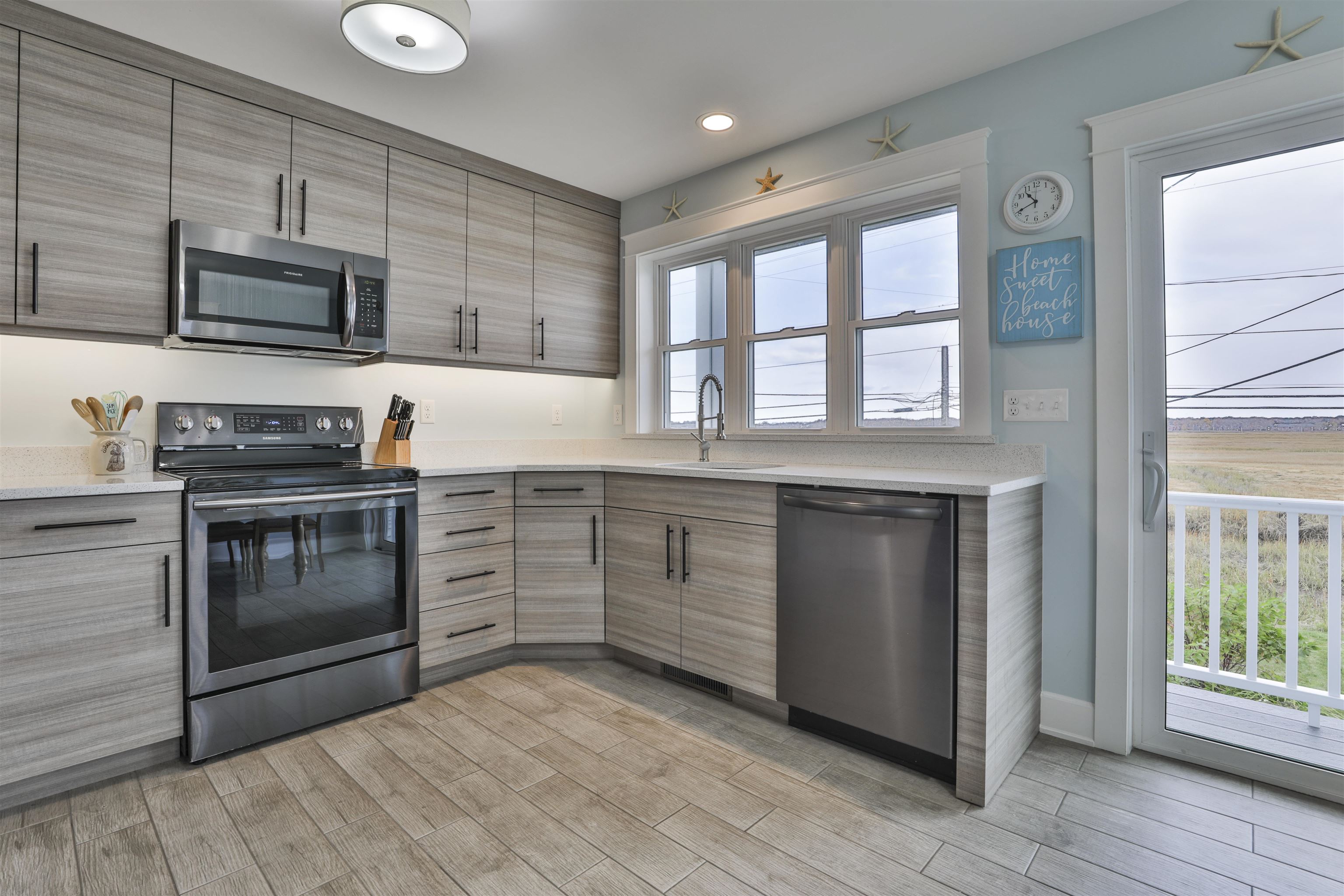 401 C Ocean Boulevard Hampton, NH 03842 - Photo 6 of 36