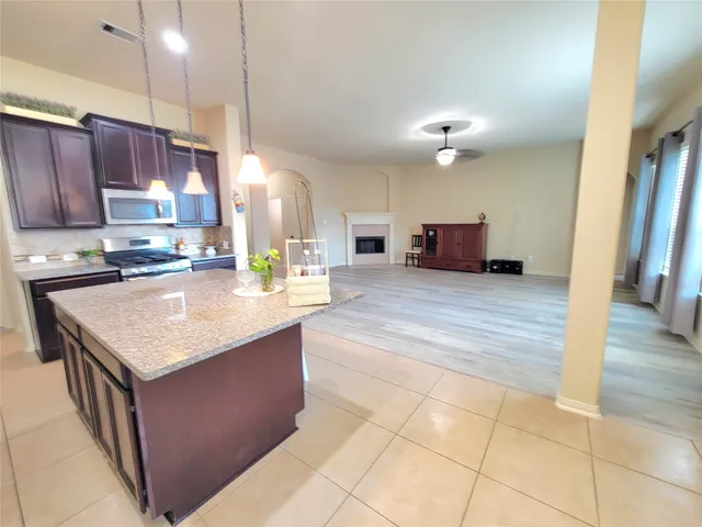 $2,200 | 142 Round Lake Drive, Rosenberg, TX 77469