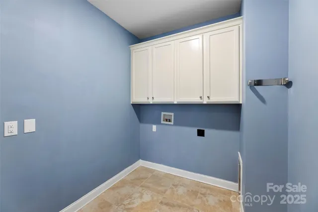 a view of utility room