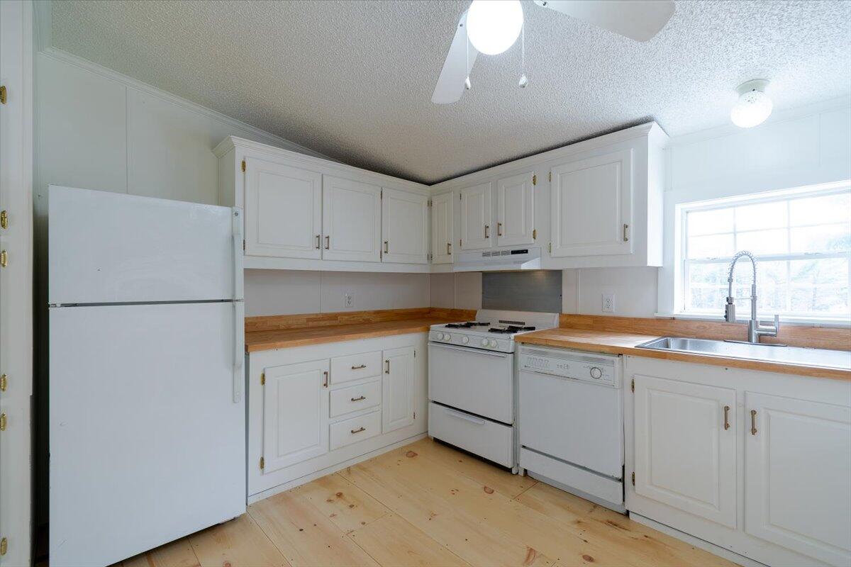 557 Bunker Hill Road Warren, ME 04864 - Photo 11 of 39 23-557 Bunker-22