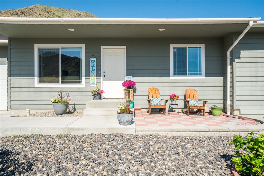 2157 Citation Loop Wenatchee, WA 98801 - Photo 1 of 34 Gallery Image 1