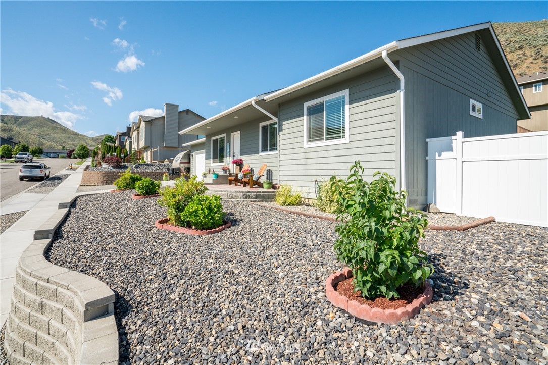 2157 Citation Loop Wenatchee, WA 98801 - Photo 7 of 34 Gallery Image 7