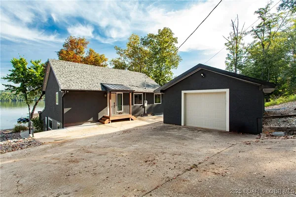 $850,000 | 472 Osage Oaks Drive, Climax Springs, MO 65324