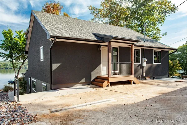 $850,000 | 472 Osage Oaks Drive, Climax Springs, MO 65324