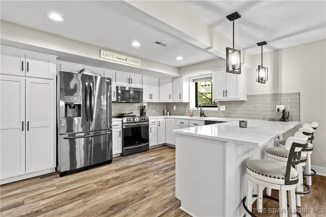 $875,000 | 472 Osage Oaks Drive, Climax Springs, MO 65324