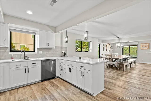 $875,000 | 472 Osage Oaks Drive, Climax Springs, MO 65324