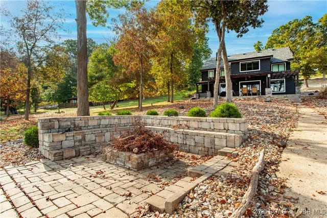 $875,000 | 472 Osage Oaks Drive, Climax Springs, MO 65324