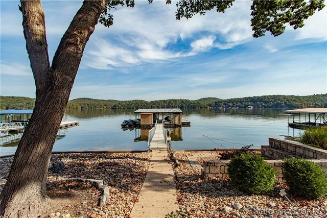 $875,000 | 472 Osage Oaks Drive, Climax Springs, MO 65324