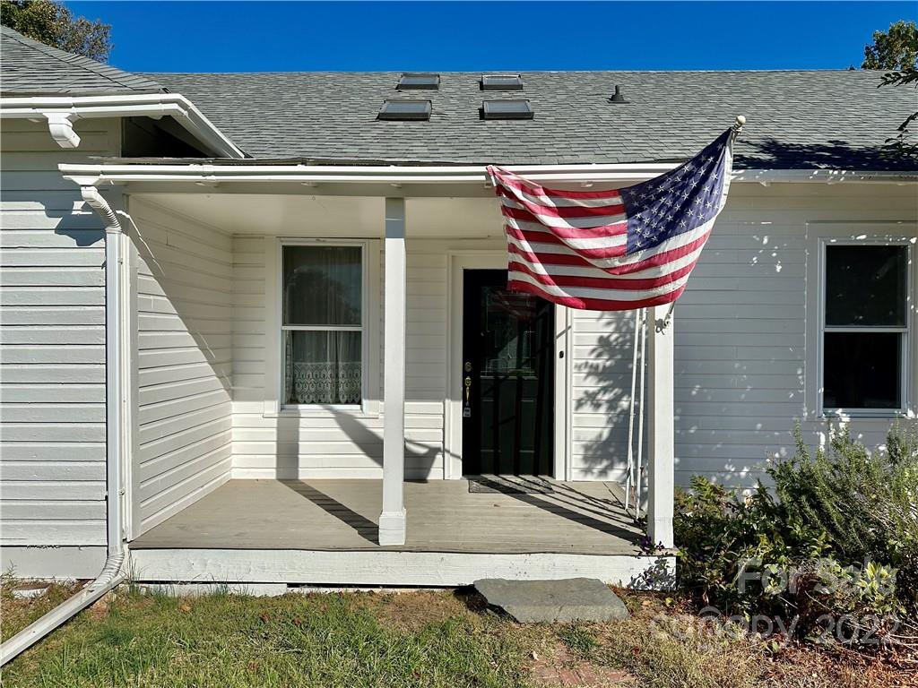 506 Ridge Road Marion, NC 28752 - Photo 4 of 34 Gallery Image 4
