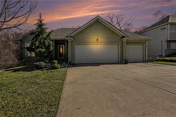 $470,000 | 1903 Northwest 75th Street, Kansas City, MO 64151