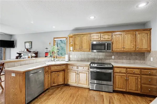 $470,000 | 1903 Northwest 75th Street, Kansas City, MO 64151