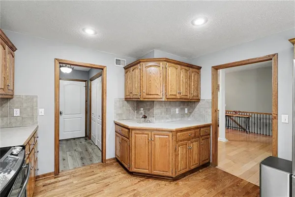 $470,000 | 1903 Northwest 75th Street, Kansas City, MO 64151