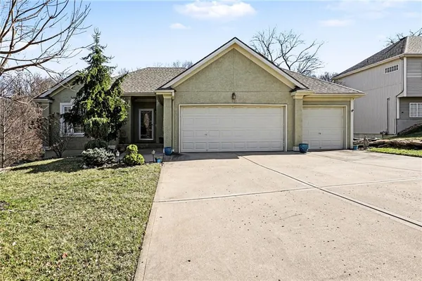 $470,000 | 1903 Northwest 75th Street, Kansas City, MO 64151