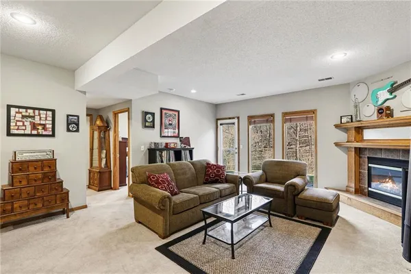 $470,000 | 1903 Northwest 75th Street, Kansas City, MO 64151